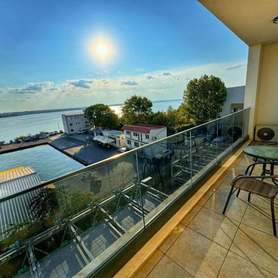 Аренда стильной 2-комнатной квартиры 65 м² в районе Mamaia, Констанца, Румыния